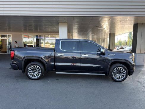 Used 2024 GMC Sierra 1500 Denali Ultimate AWD/4WD image 8