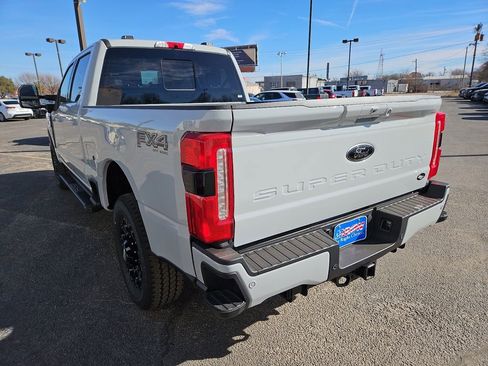 New 2026 Ford F250 Lariat w/ Black Appearance Package image 9