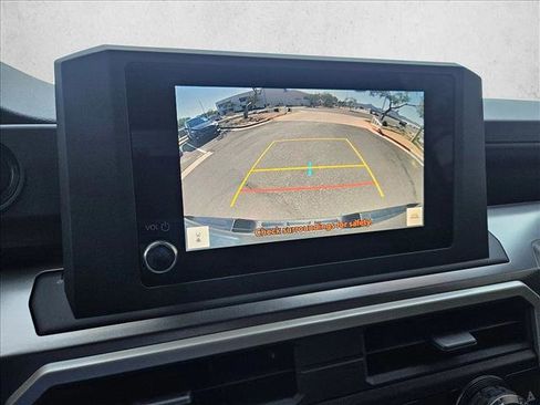 Used 2025 Toyota Tacoma SR5 AWD/4WD image 16