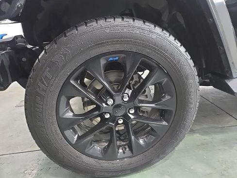 Used 2022 Jeep Wrangler Unlimited Sahara w/ Safety Group image 12