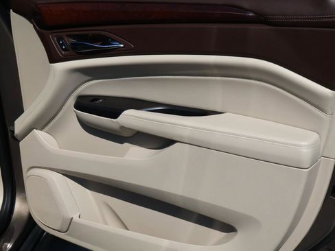 Used 2016 Cadillac SRX Luxury w/ Driver Awareness Package image 22