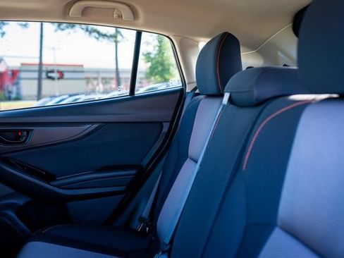Certified 2022 Subaru Crosstrek 2.0i Premium w/ Moonroof Package AWD/4WD image 27