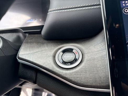 Used 2024 Jeep Grand Cherokee L Limited image 34