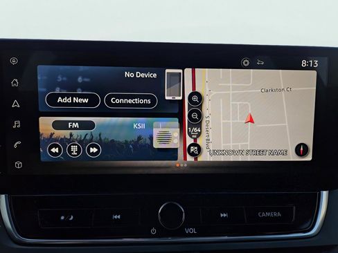 Used 2023 Nissan Altima 2.5 SV w/ SV Premium Package image 13