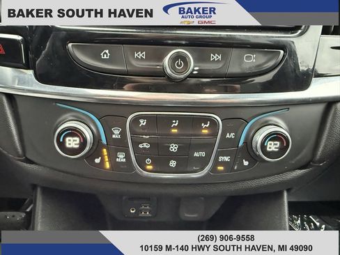 Used 2022 Chevrolet Traverse RS image 24