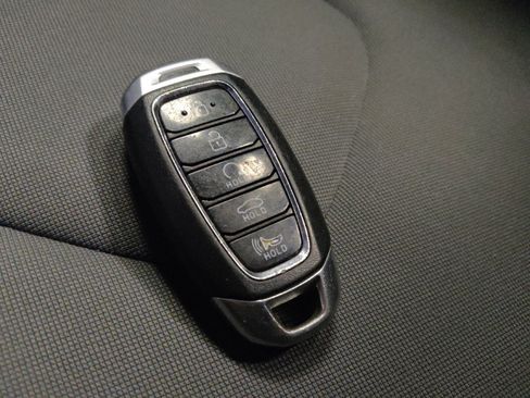 Used 2022 Hyundai Elantra SEL w/ Preferred Accessory Package FWD image 32