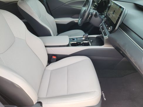 Used 2023 Lexus RX 350 Premium image 18