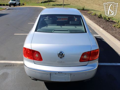 Used 2006 Volkswagen Phaeton V8 AWD/4WD image 12