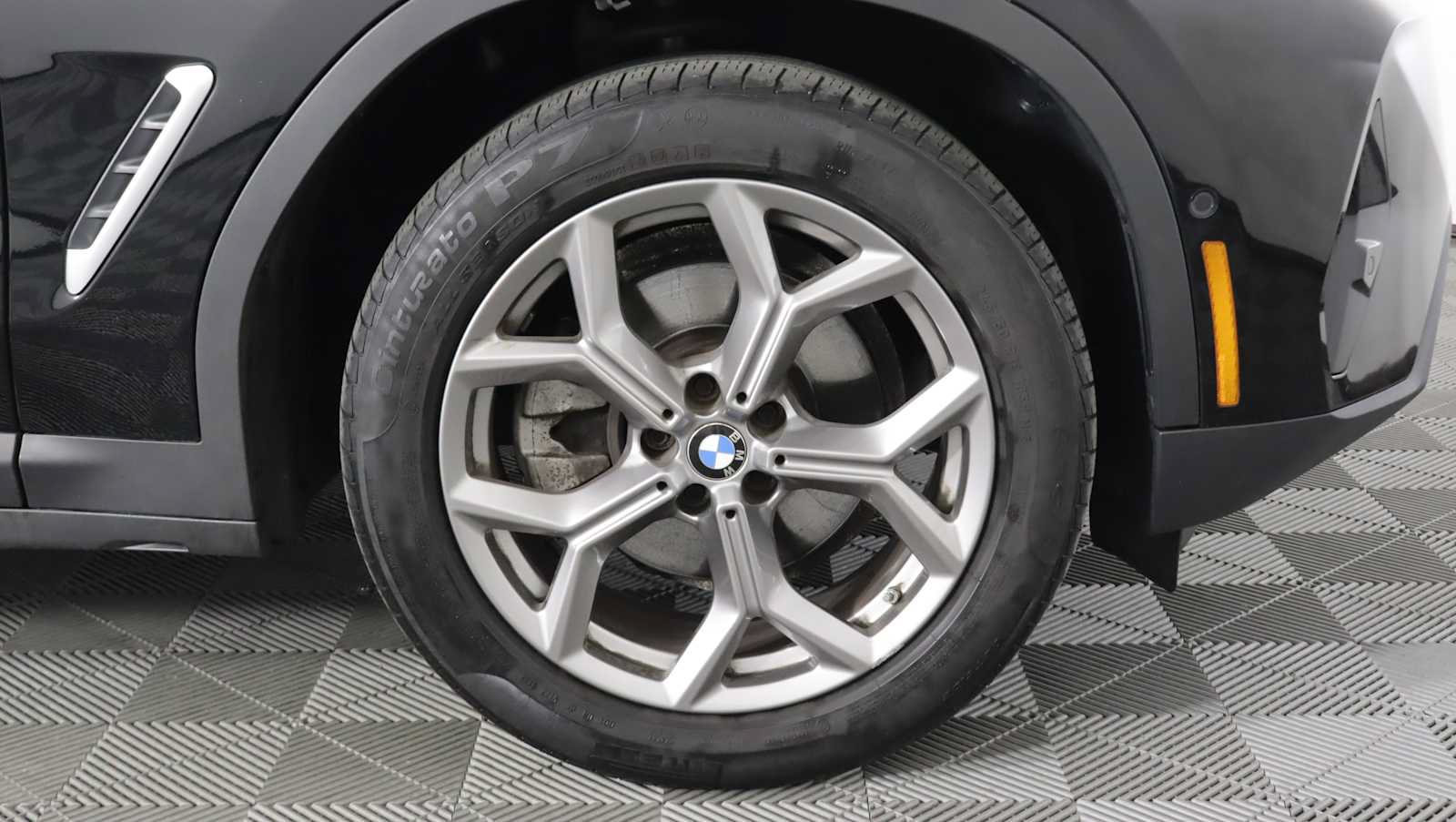 Used 2023 BMW X3 xDrive30i w/ Premium Package w/ZPA AWD/4WD image 7