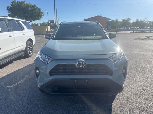 Used 2021 Toyota RAV4 XLE image 1