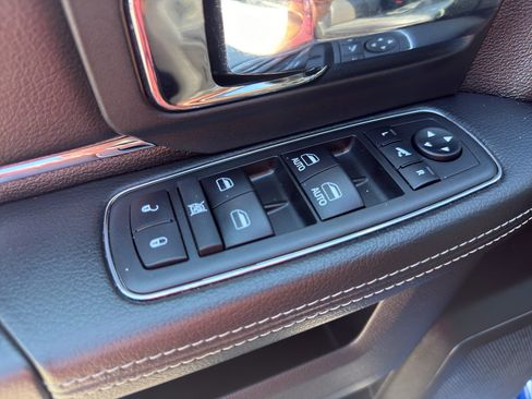 Used 2017 RAM 1500 Laramie w/ Convenience Group AWD/4WD image 13