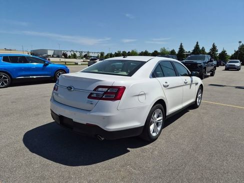 Used 2018 Ford Taurus SEL w/ Equipment Group 201A AWD/4WD image 5