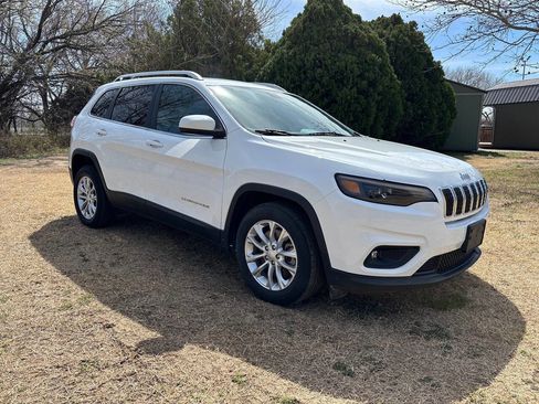 Used 2019 Jeep Cherokee Latitude w/ Popular Appearance Group image 3