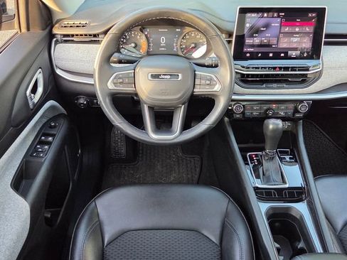 Used 2022 Jeep Compass Latitude w/ Sun and Sound Group FWD image 10