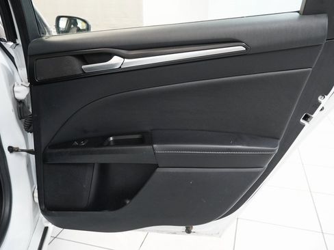 Used 2019 Ford Fusion Titanium image 27