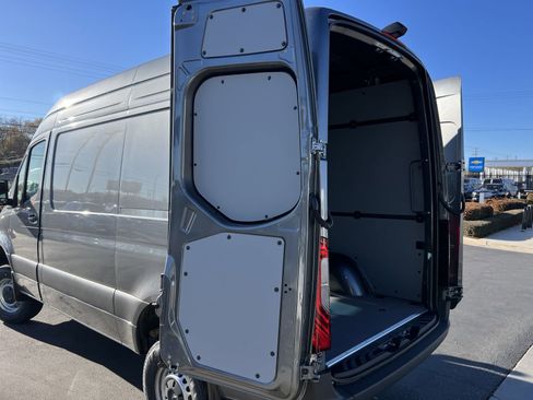 New 2025 Mercedes-Benz Sprinter 2500 image 40