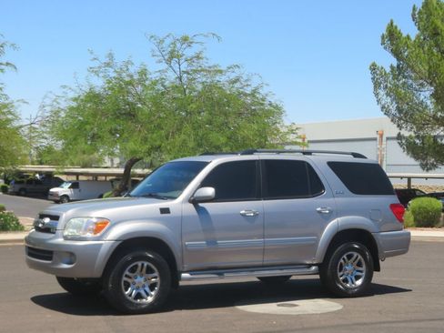 Used 2006 Toyota Sequoia SR5 AWD/4WD image 1