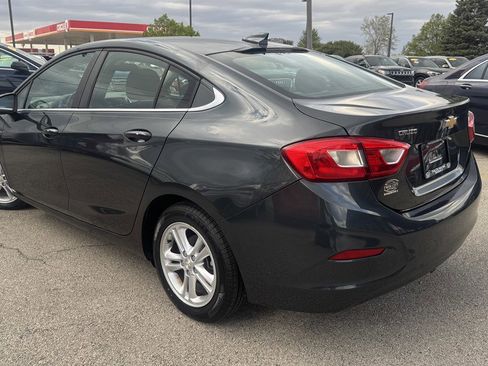 Used 2018 Chevrolet Cruze LT w/ LT Convenience Package image 6