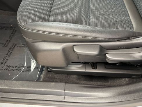 Used 2025 Buick Envista Preferred image 23