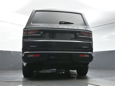 Used 2023 Jeep Wagoneer L Series II image 38