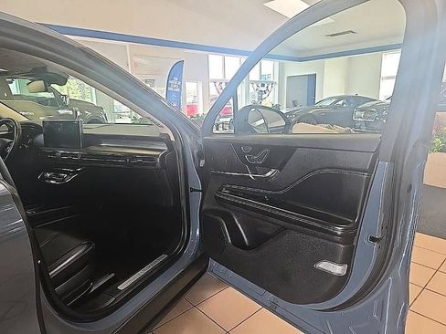 Used 2024 Lincoln Corsair AWD w/ Equipment Group 101A image 39