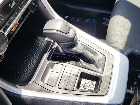 Certified 2025 Toyota RAV4 XLE AWD/4WD image 17