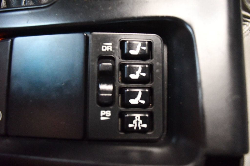 Used 1996 Chevrolet Corvette Coupe RWD image 46