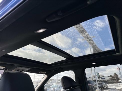 Used 2023 Honda Pilot TrailSport image 14