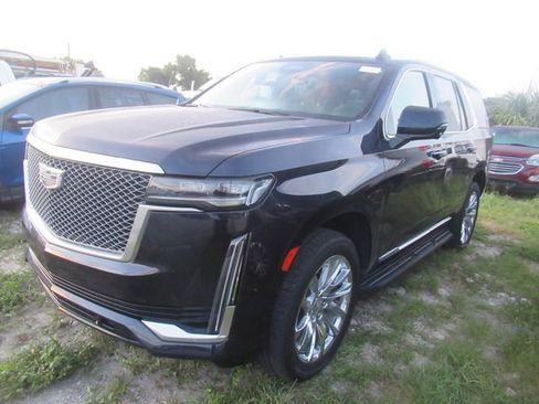 Used 2023 Cadillac Escalade Premium Luxury w/ LPO, Radiant Package AWD/4WD image 3