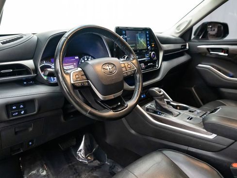 Used 2022 Toyota Highlander Limited image 24