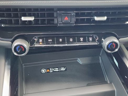 New 2026 Chevrolet Suburban LT w/ Comfort Package RWD image 15