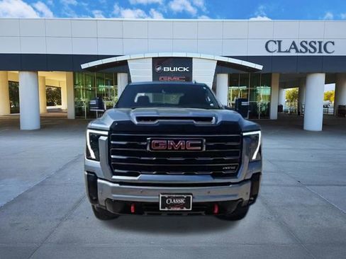 Used 2025 GMC Sierra 2500 AT4 image 2