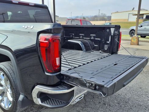 Used 2023 GMC Sierra 1500 SLT image 17