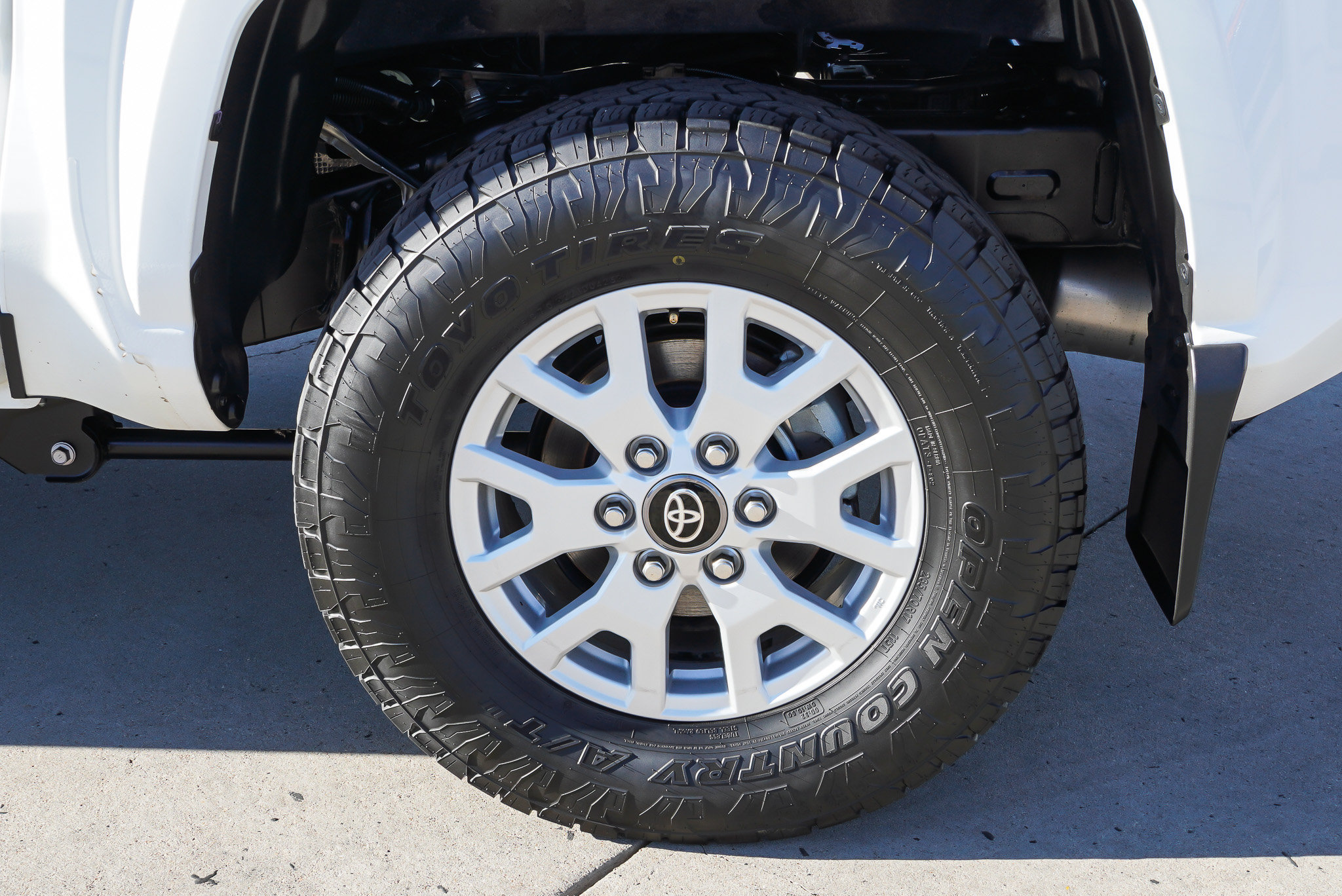 Certified 2024 Toyota Tacoma SR5 AWD/4WD image 13