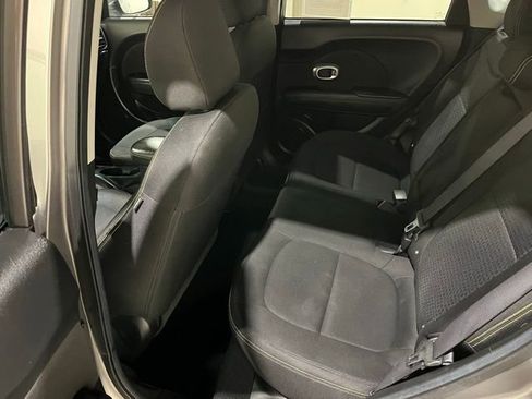 Used 2016 Kia Soul + image 20