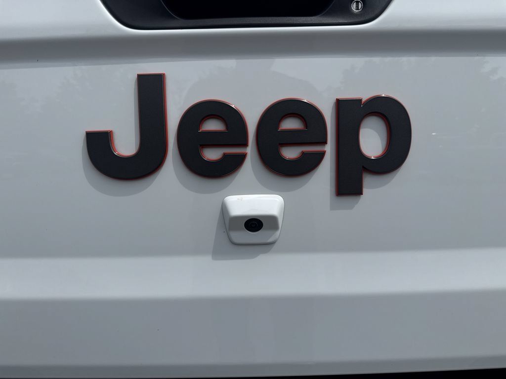 Used 2023 Jeep Gladiator Mojave w/ LED Lighting Group AWD/4WD image 38