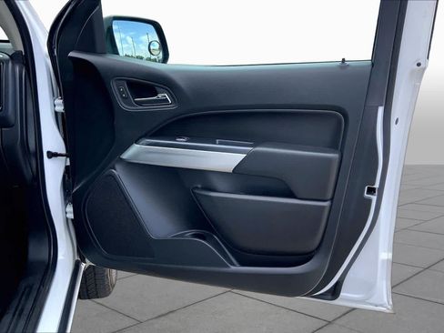Used 2022 Chevrolet Colorado LT w/ Fleet Safety Package RWD image 20