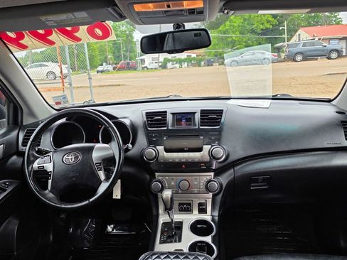 Used 2012 Toyota Highlander SE w/ Convenience Pkg AWD/4WD image 19