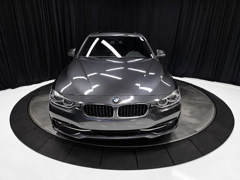 Used 2018 BMW 330i Sedan w/ Convenience Package RWD image 7