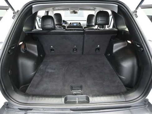 Used 2019 Jeep Cherokee Trailhawk image 38