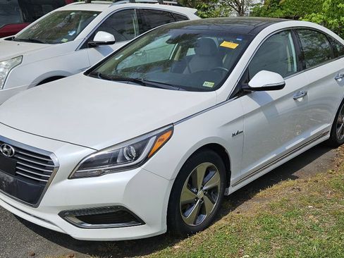 Used 2017 Hyundai Sonata Limited w/ Ultimate Package 02 image 3