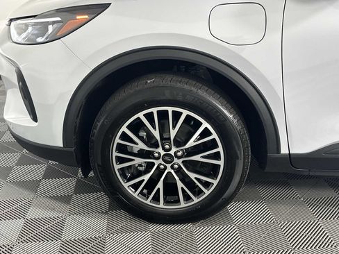 Used 2025 Ford Escape SE w/ PHEV Premium Package FWD image 12