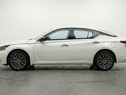 Used 2025 Nissan Altima 2.5 SV image 5
