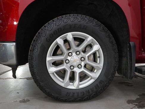 Used 2023 Chevrolet Silverado 1500 LT w/ Z71 Off-Road Package image 31