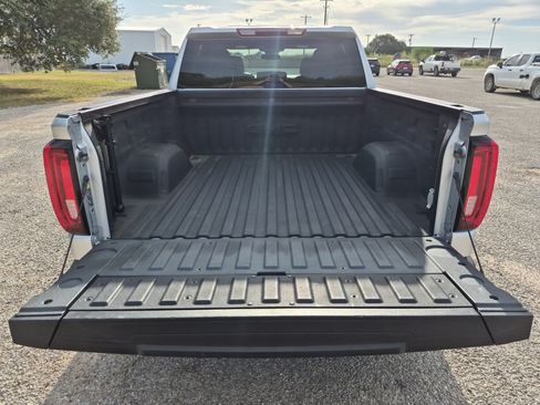 Used 2022 GMC Sierra 1500 SLT AWD/4WD image 11
