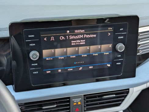 Used 2025 Volkswagen Jetta SE w/ Sunroof Package FWD image 29