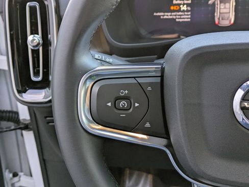 Certified 2023 Volvo C40 P8 Recharge Ultimate w/ Protection Package Premier image 17