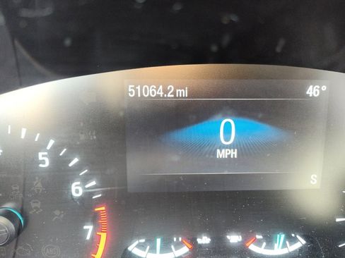 Used 2021 Ford Escape SE w/ SE Sport Appearance Package image 3