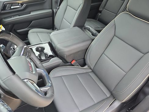 New 2026 GMC Yukon Elevation w/ Elevation Premium Package AWD/4WD image 16