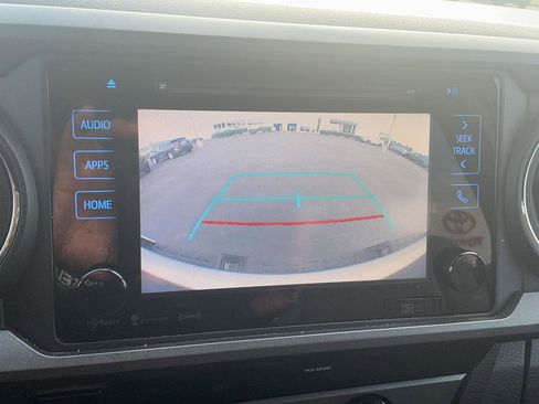 Used 2019 Toyota Tacoma TRD Sport AWD/4WD image 18